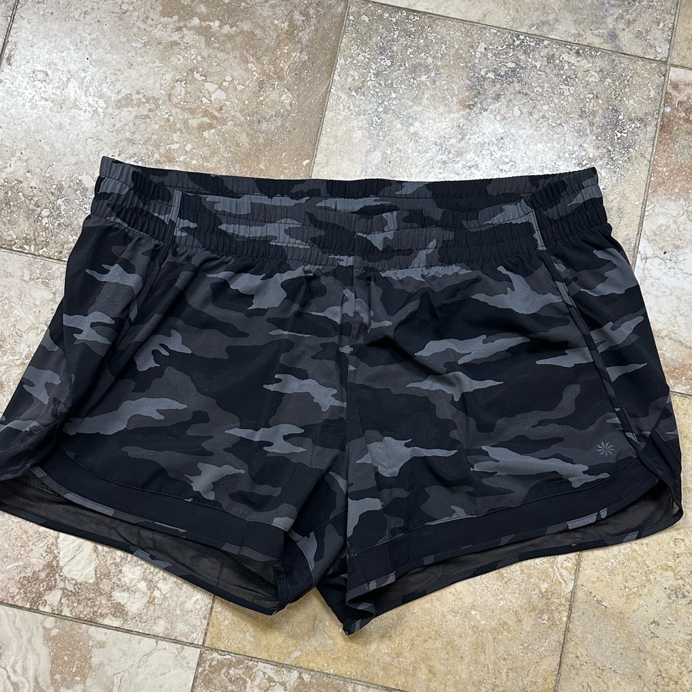 Athleta Camo Mesh Racer Run Short 4”